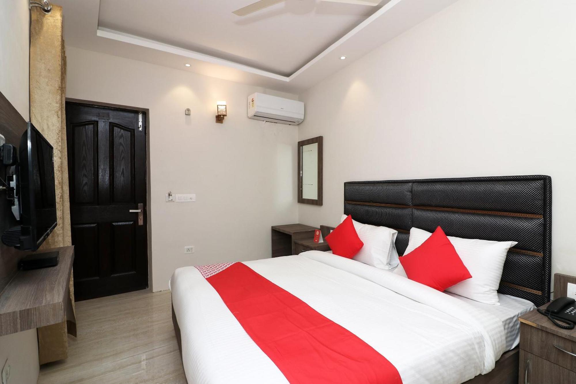 Oyo Flagship Doraemon Residency Hotel